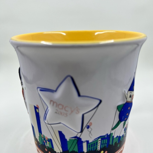 Macy’s Thanksgiving Day Parade 3-D embossed 2005 mug - Picture 7 of 12